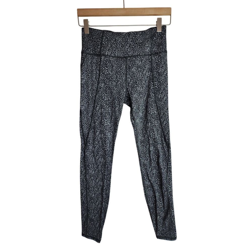 Athleta Leggings Women's Small 7/8 Active Yoga Lightening Static Black White